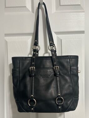 Coach Black Leather Tote Shoulder Bag Silver Hardware Multi Pocket Zip Top